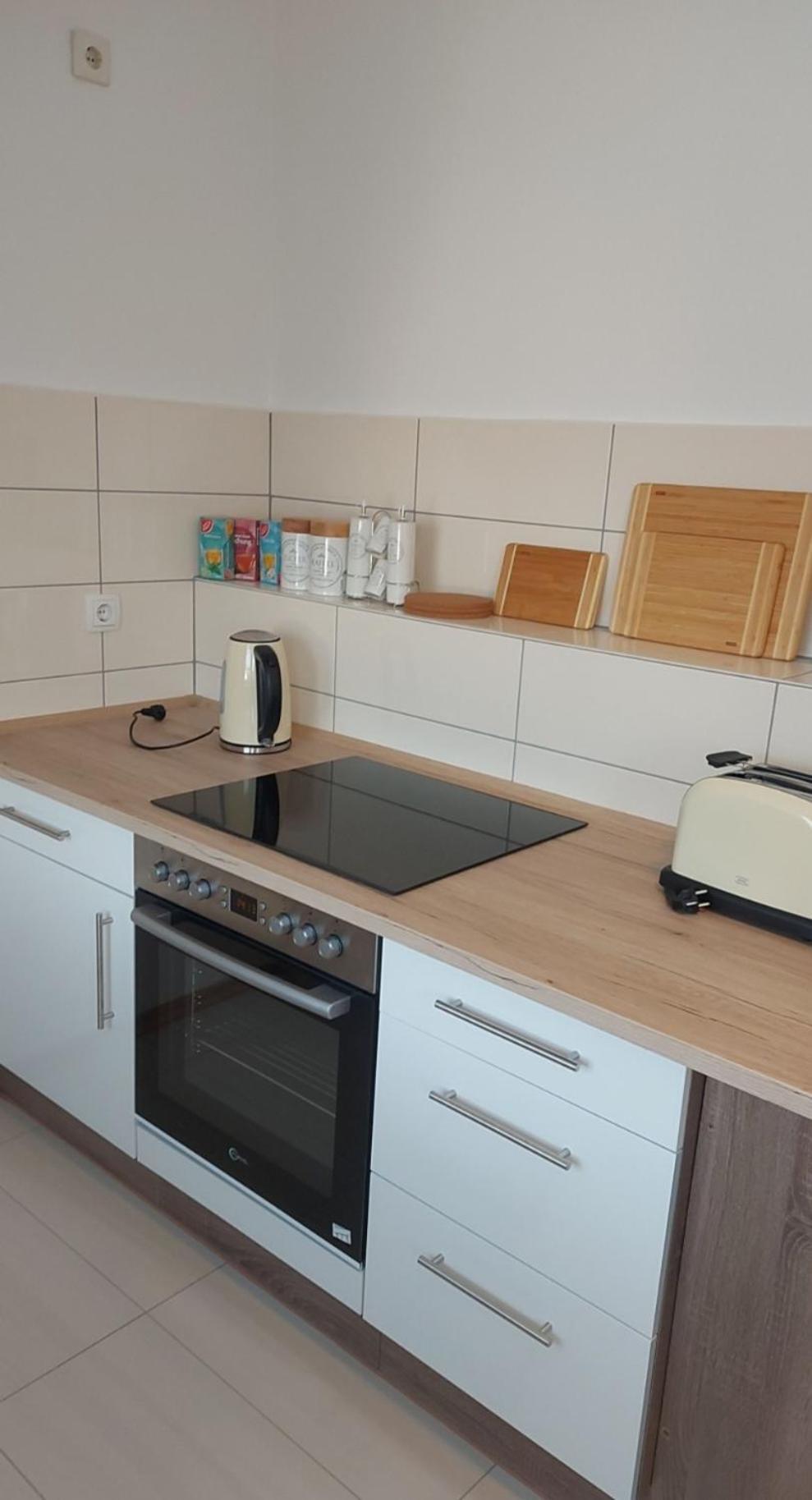 Stilvolle Ferienwohnung Free Parking, Space, Wlan Niestetal Buitenkant foto